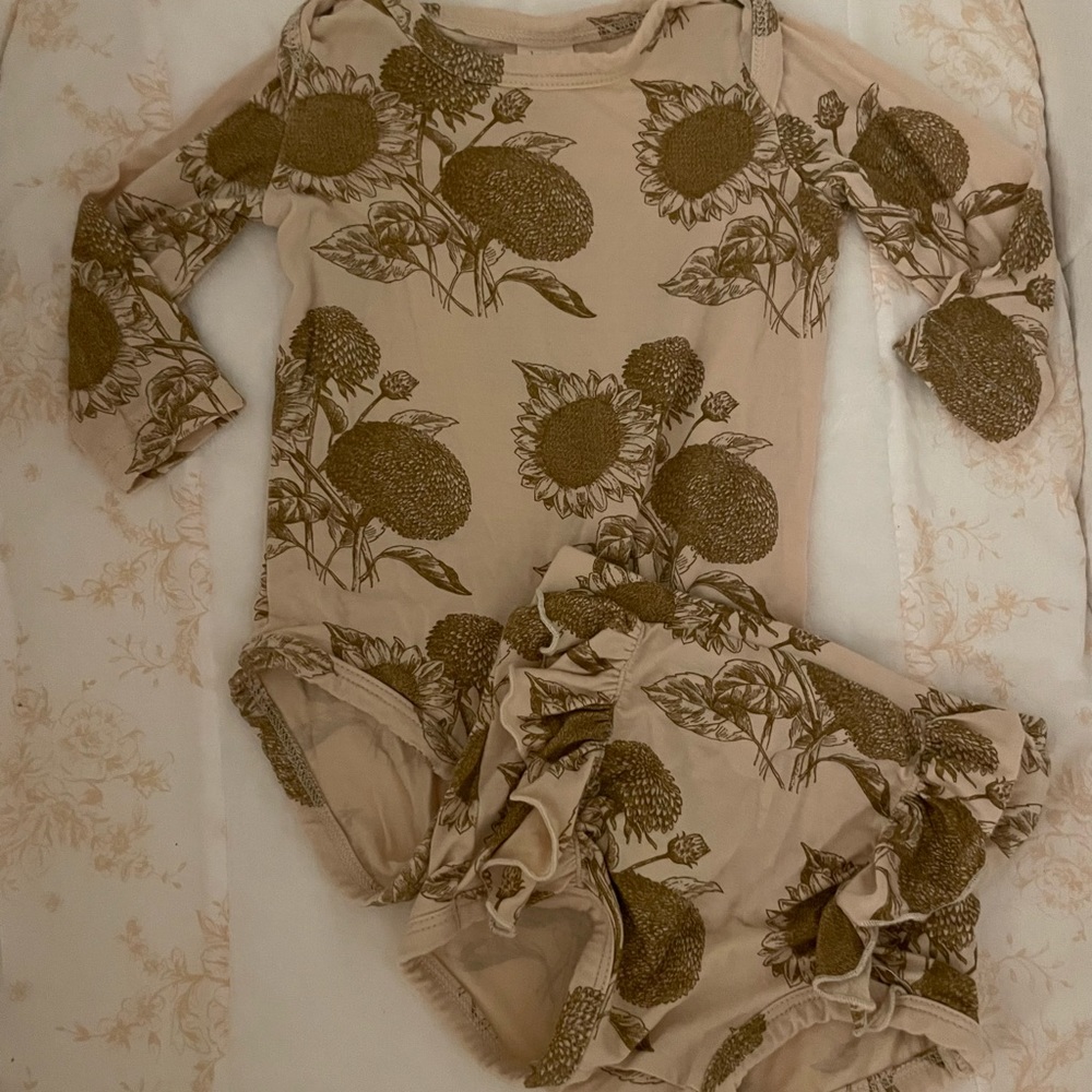 Kate Quinn Sunflower Outfit